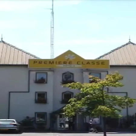 Première Classe Strasbourg Sud - *